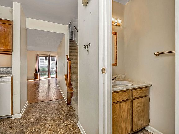 5th image of 5009 Columbia Cir #12-57