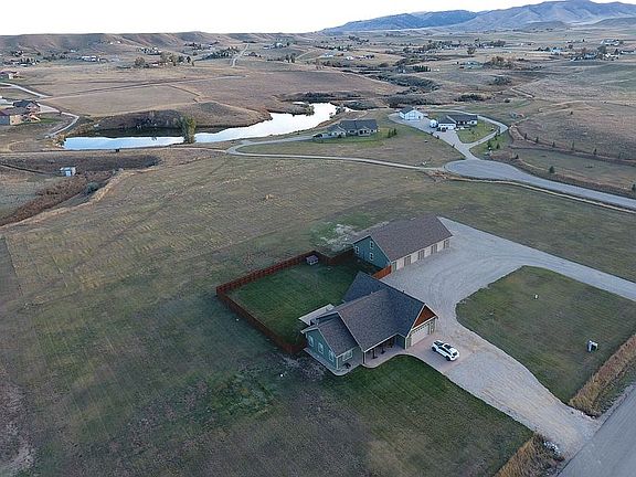 3rd image of 90 Sand Creek Dr
