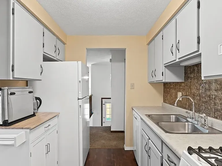 575 Fairfield Dr — Photo 7