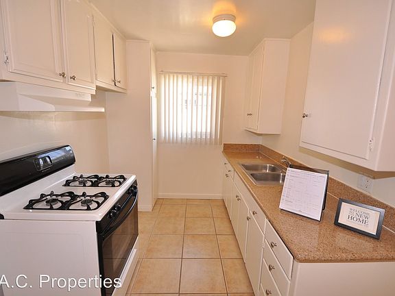 4th image of 14025 Moorpark St APT 16