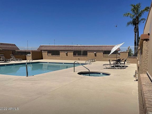 5th image of 409 W Yukon Dr Unit 5