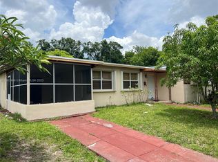 351 NW 195th Ter, Miami Gardens, FL 33169