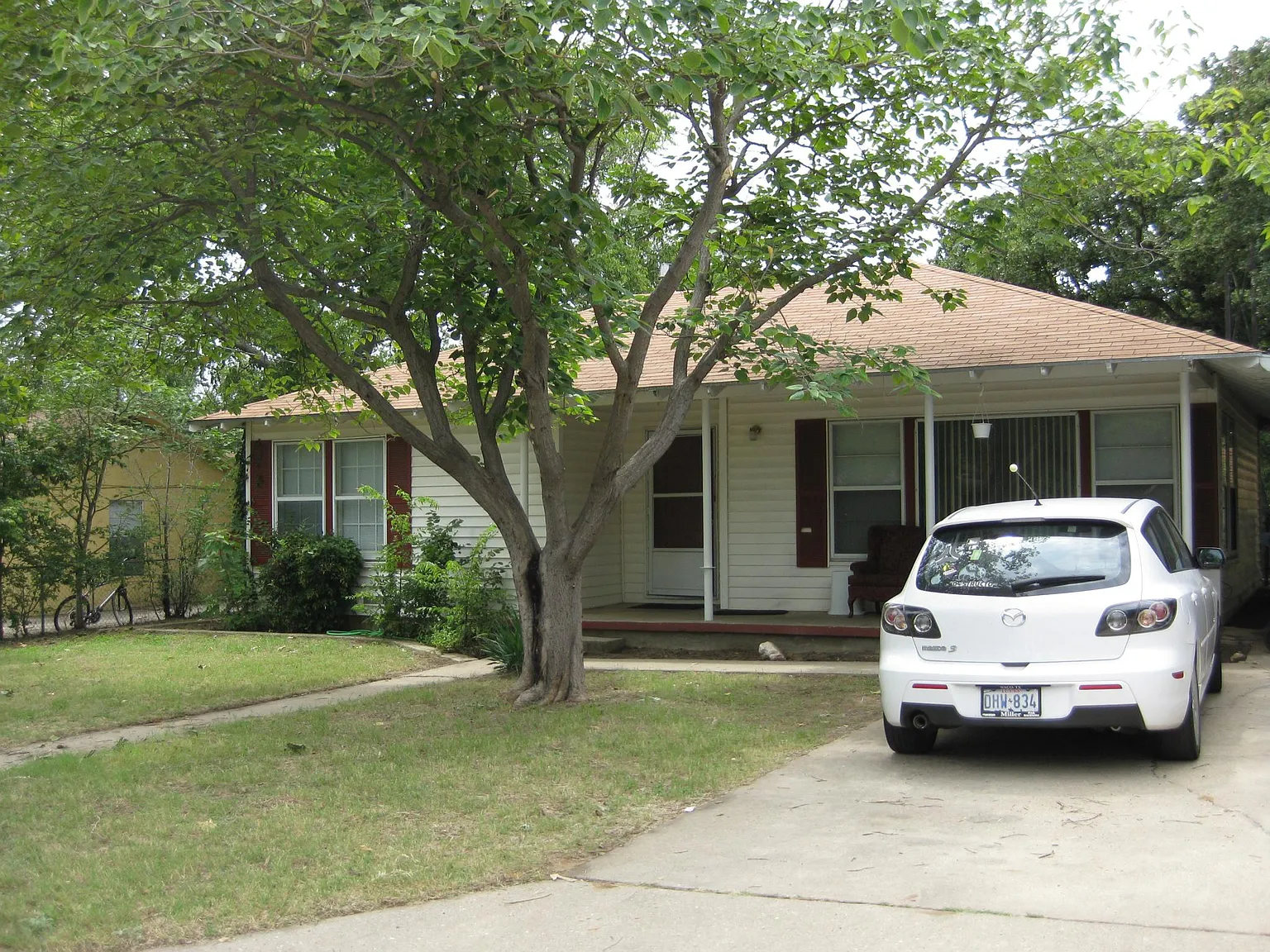 5 bed, 1750 sqft, $2,900 — Photo 1