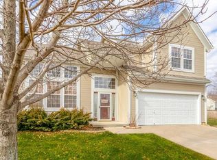 714 S 7th St, Louisburg, KS 66053