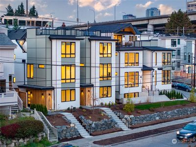 452 NE 40th Street, Seattle, WA, 98105
