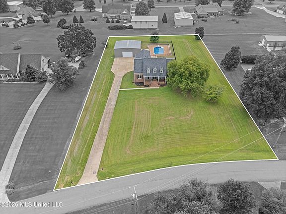 4th image of 1890 Green Village Dr