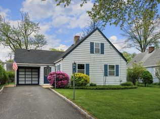 3 Iroquois Rd, Cranford, NJ 07016