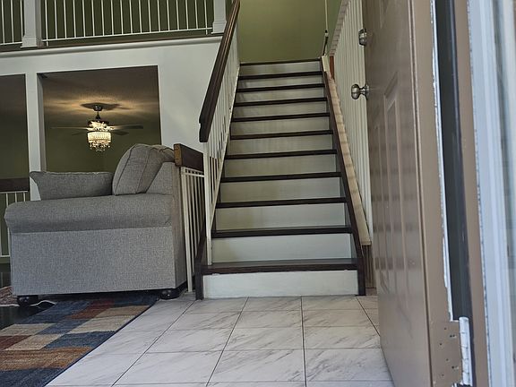 3rd image of 53 Denise Dr