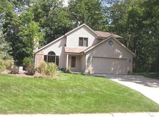 W173S7988 Scenic Dr, Muskego, WI 53150