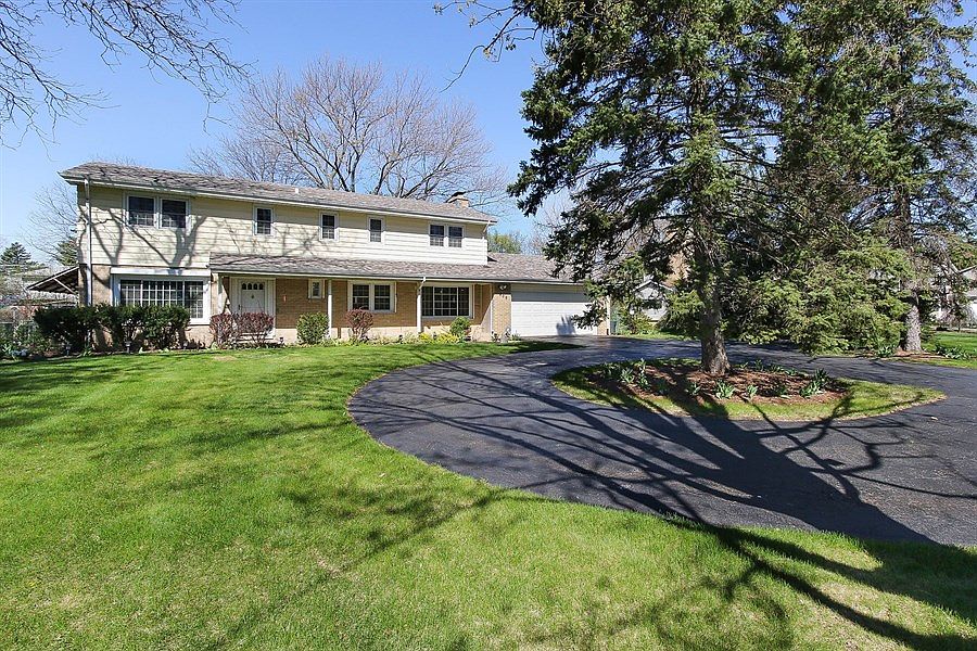 2nd image of 406 N Schoenbeck Rd