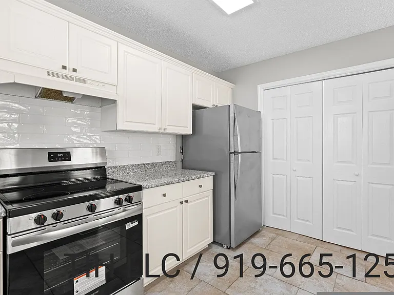 3912 Cold Harbour Dr — Photo 9
