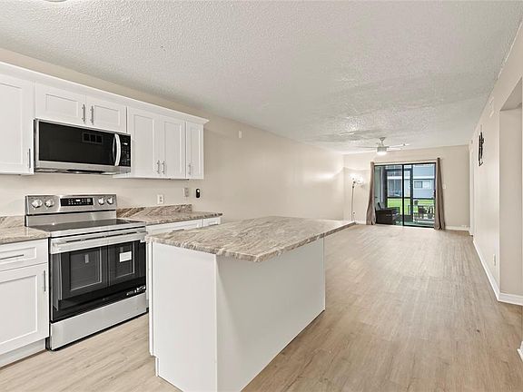 3rd image of 6033 34th St W APT 83