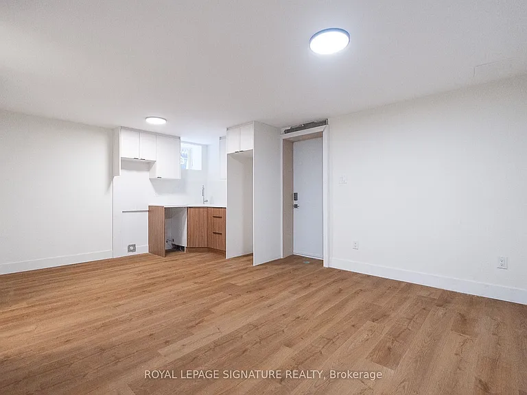 7 Earnscliffe Rd #1 — Photo 2