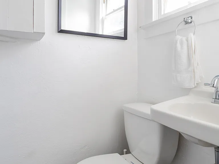 653 Flower Ave #B — Photo 12