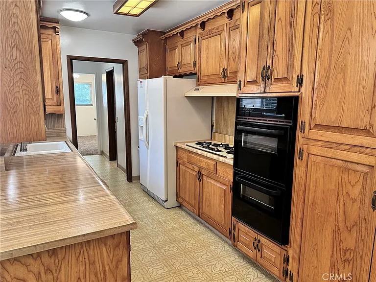 509 California Dr — Photo 13