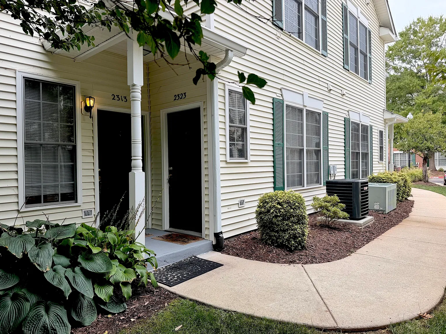 2 bed, 1142 sqft, $1,590 — Photo 2