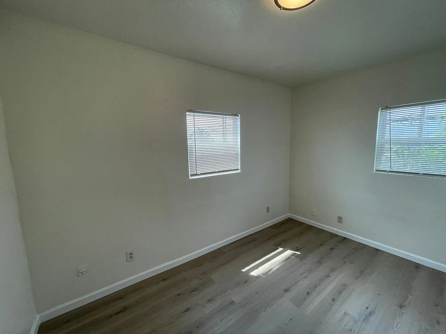 1009 - 1011 Western Ave. — Photo 3