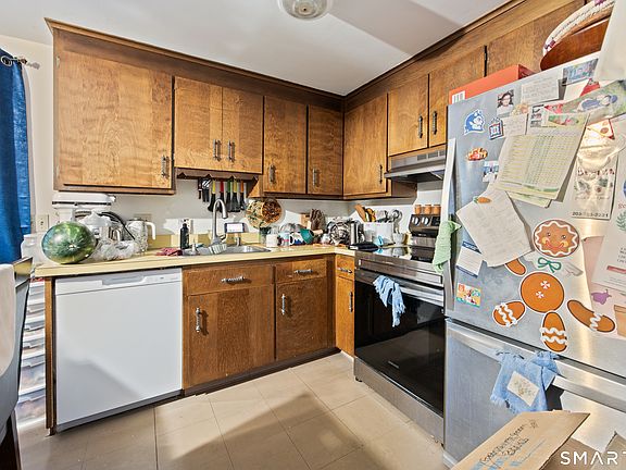 2nd image of 1581 Meriden Waterbury Turnpike #6