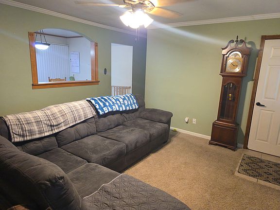 3rd image of 3058 Debra St