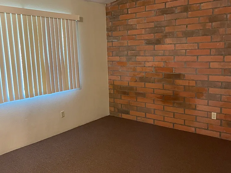 1335 N Walnut Blvd — Photo 5