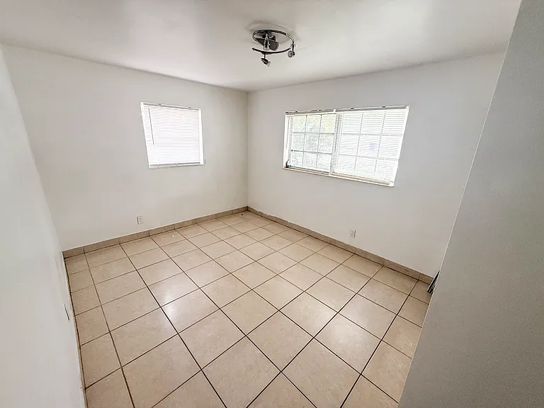5627 Simms St — Photo 27