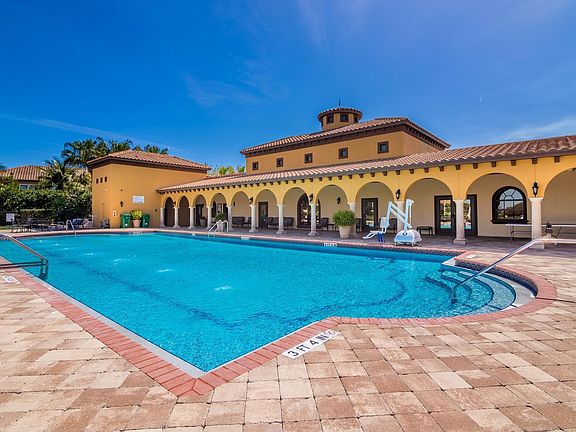 2nd image of 700 Ventura Dr #700