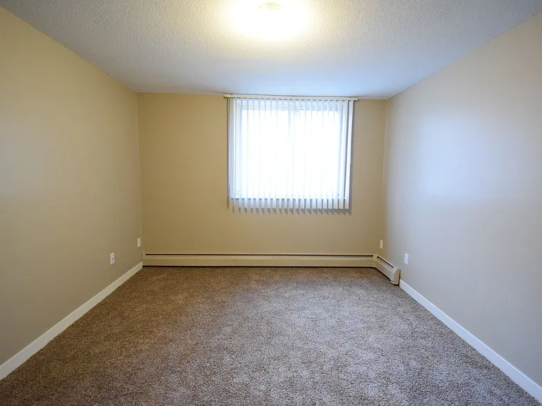 Southwood Flats — Photo 77