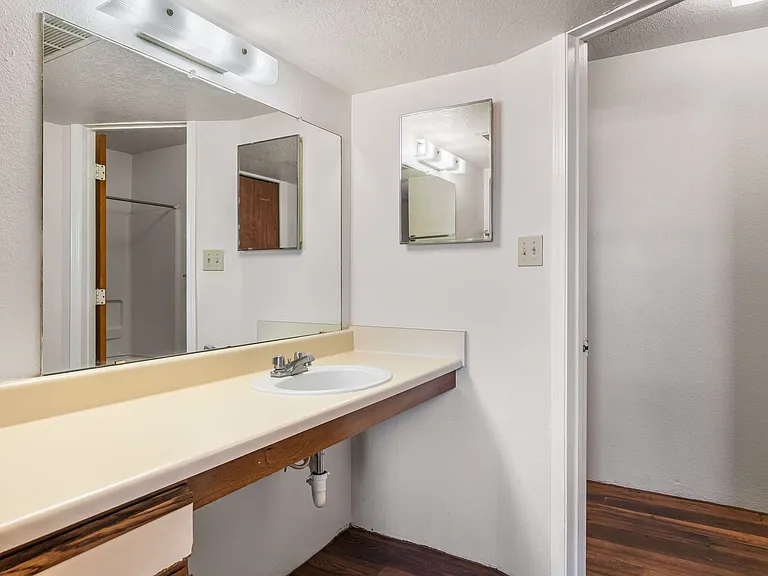 Brandywood Park Apartments — Photo 7