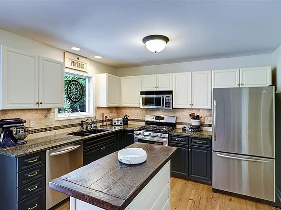 4th image of 30 Liberty Dr