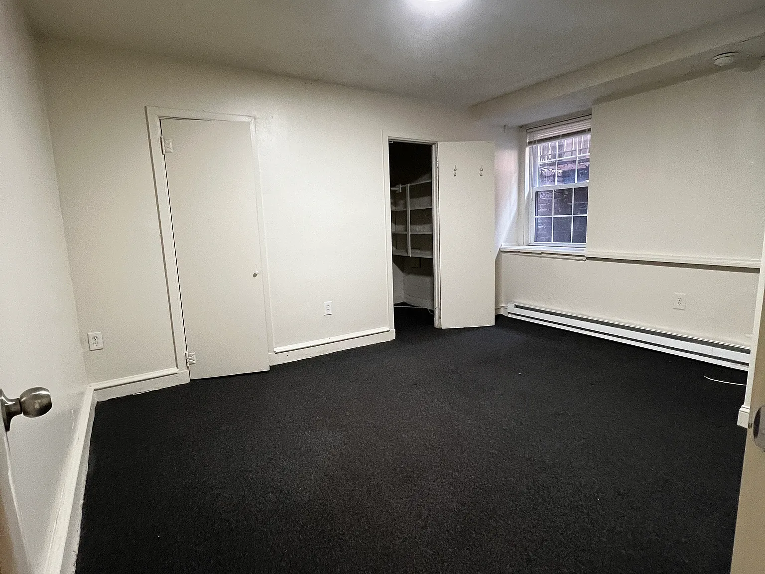 2125 Locust St — Photo 3