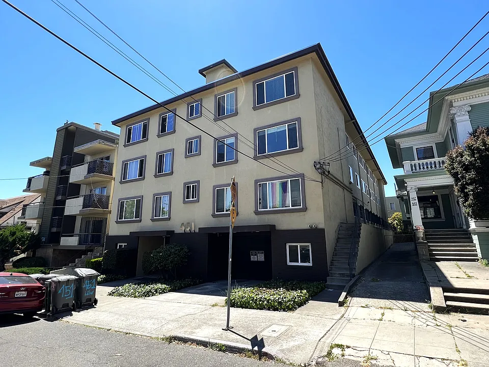 453 Lee St #102