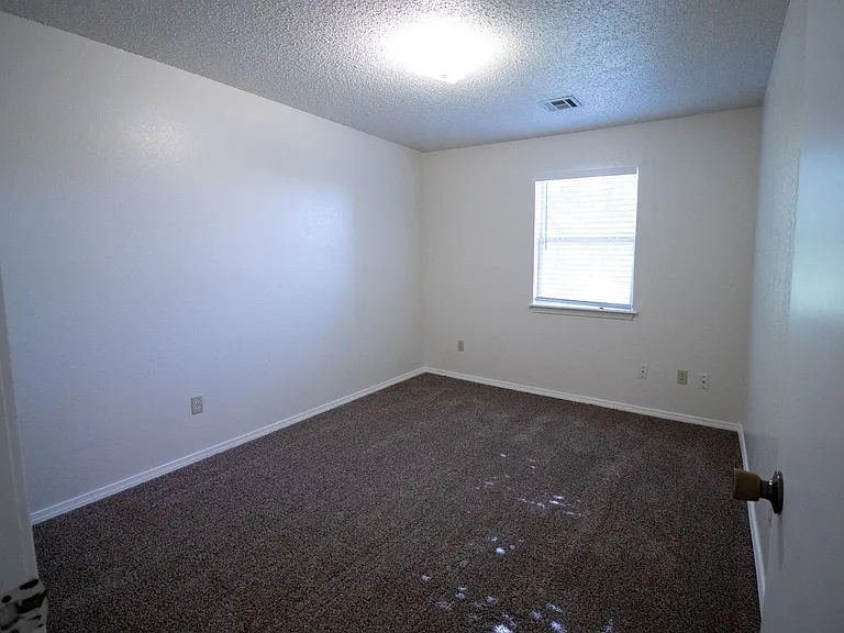 1706-08 Jennifer Cir — Photo 14