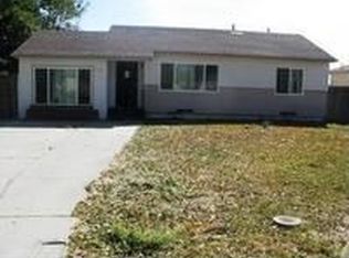 8222 Camelia Dr, Riverside, CA 92504