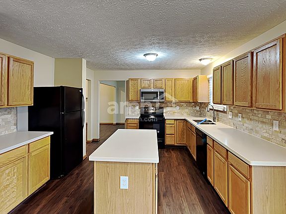 3rd image of 474 Sycamore Creek St