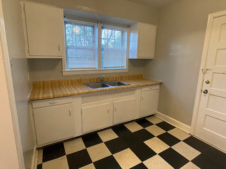 917 Oxmoor Rd #201 — Photo 46