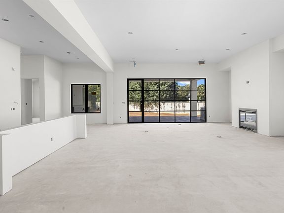 3rd image of 104 blanco court