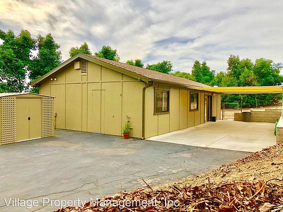 3rd image of 42380 Via Del Gavilan Guest House