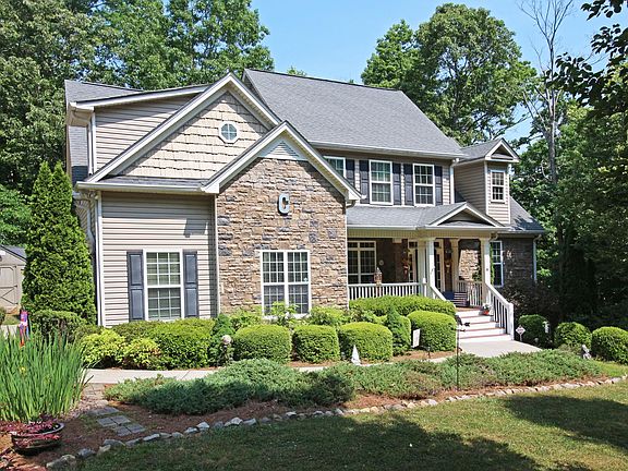 3rd image of 438 Northwoods Dr