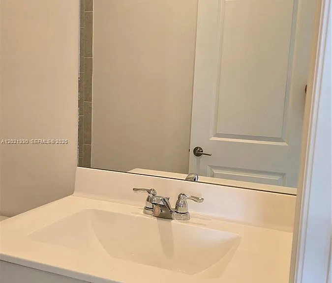 713 SE 13th Street Cir — Photo 16