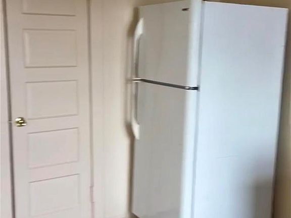 3rd image of 402 Ridge Ave Unit 5C