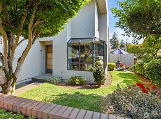 22352 6th Ave S #2, Des Moines, WA 98198