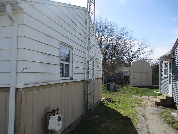 2nd image of 3037 Maywood Dr