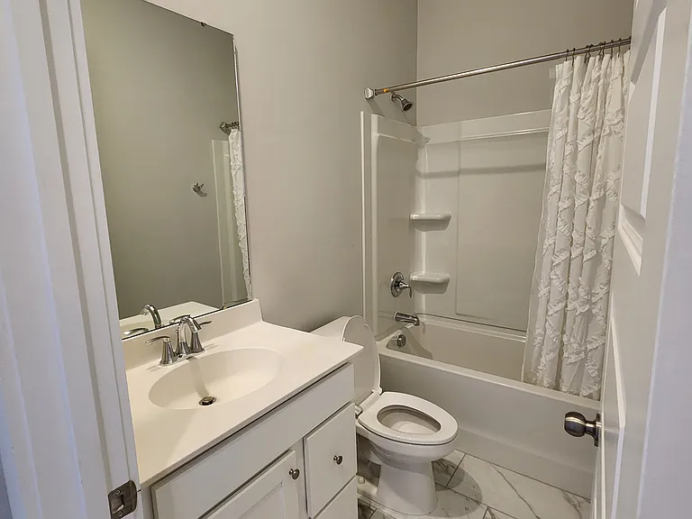 112 Ashworth Dr — Photo 6