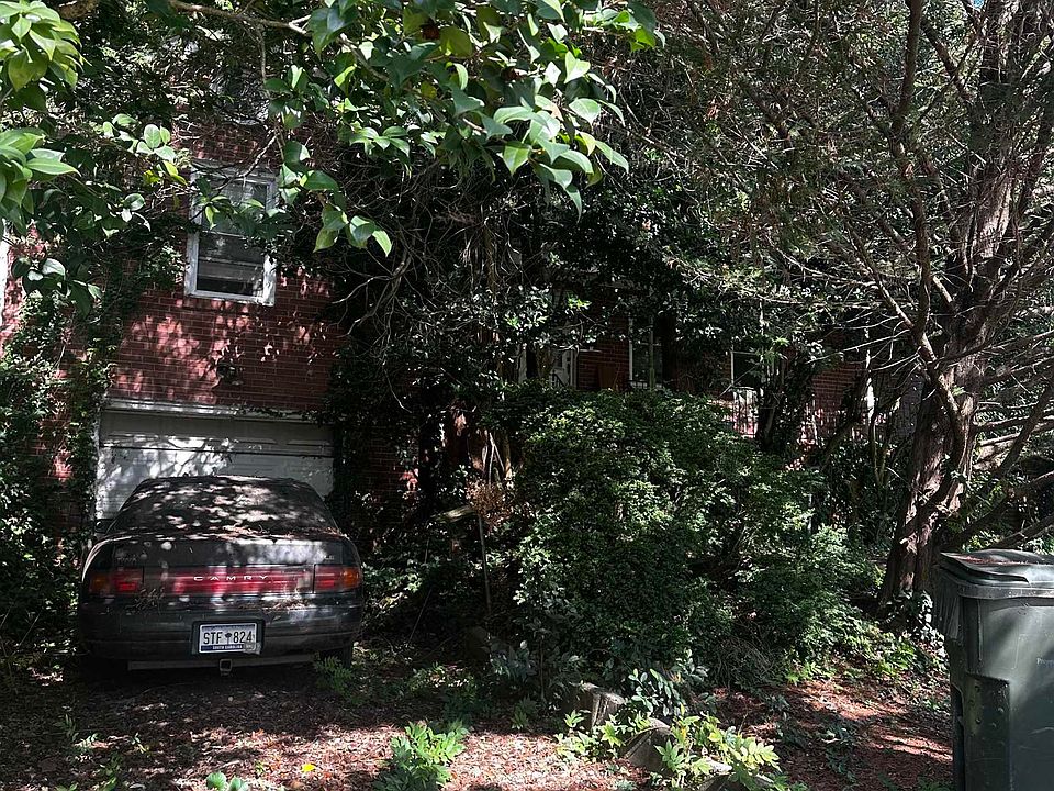2nd image of 719 Bennett St
