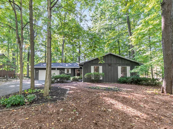 1833 Dogwood Dr, Holt, MI 48842