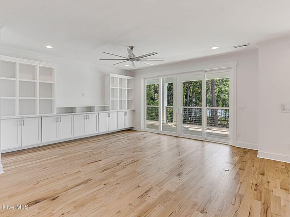 4th image of 3348 Portside Drive SW