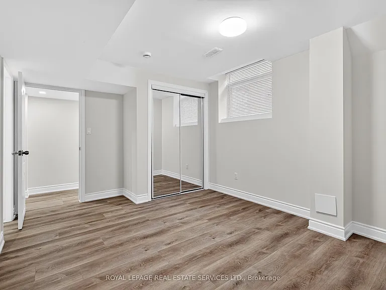 48 Eringate Ct #LOWER — Photo 16