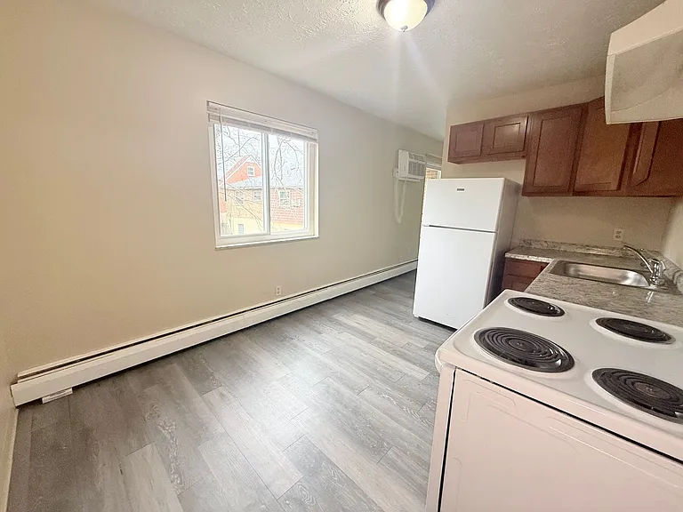 2459 Montana Ave — Photo 19