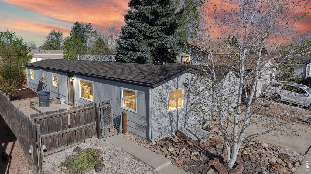 8413 Peakview Dr