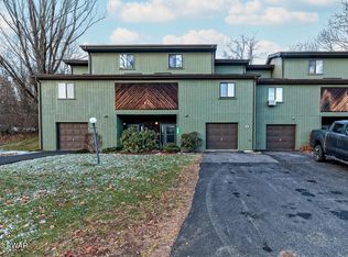 7226 Onawa Ct, Cresco, PA 18326